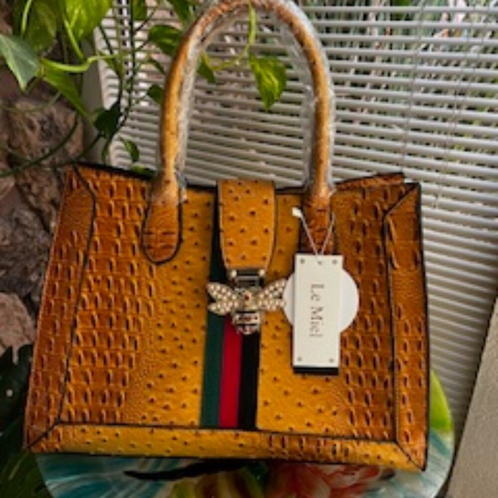 NEW with Tags:  Classic Vegan Large Handbag with stylish Bee closure
